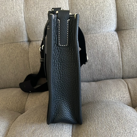 Dooney & Bourke Henrys Crossbody Black - Picture 3 of 10